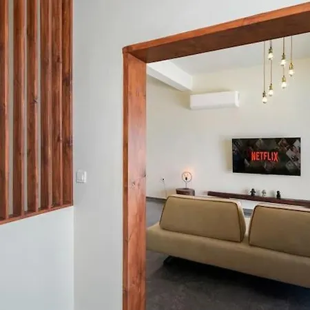 Holiday home L'maya Luxury Private Pool, 2 Master Bd, Bbq Kalochorafitis