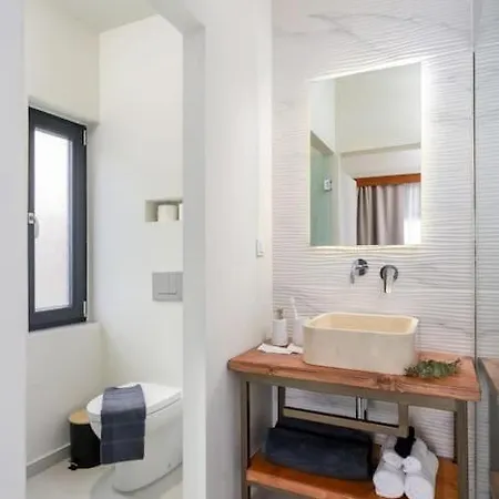 Holiday home L'maya Luxury Private Pool, 2 Master Bd, Bbq Kalochorafitis